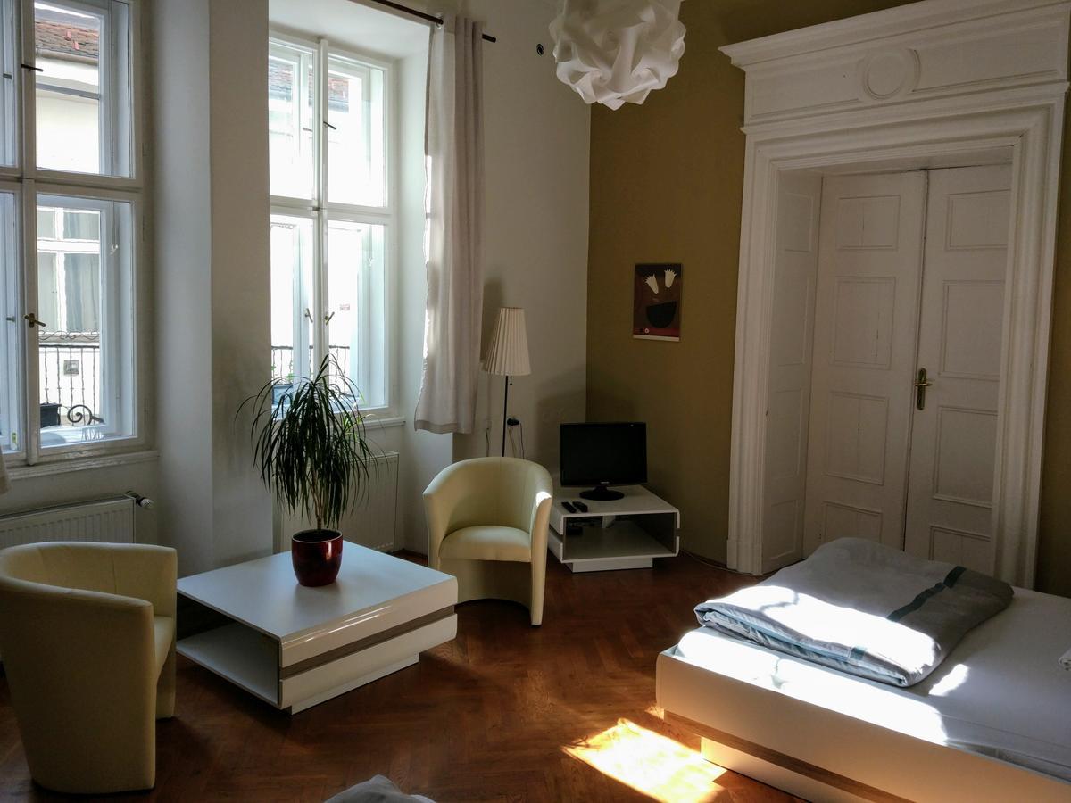 Apartments Tynska 7 Prága Kültér fotó